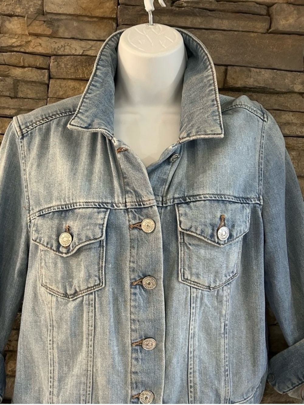 Paige Light Wash Denim Jacket Button Women's M - Picture 2 of 5